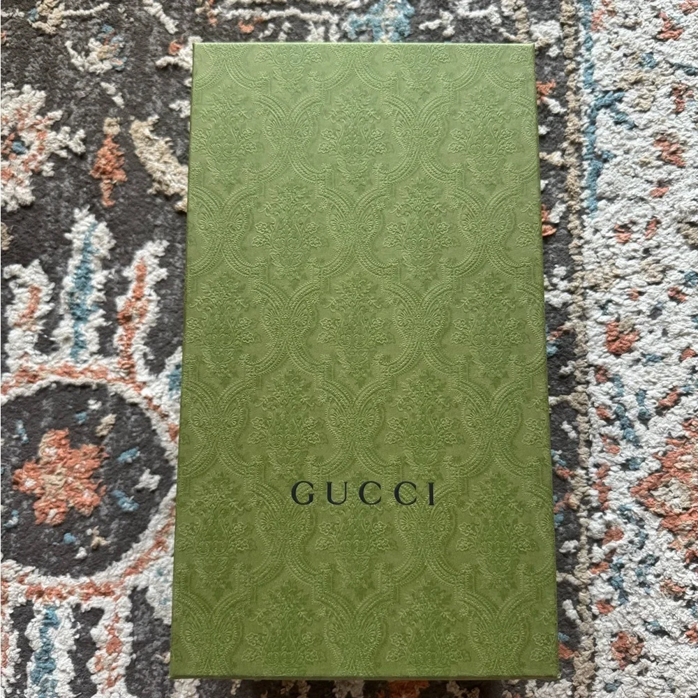 Gucci Women's Silver Glitter Platform Rubber Sandals - Picture 2 of 7